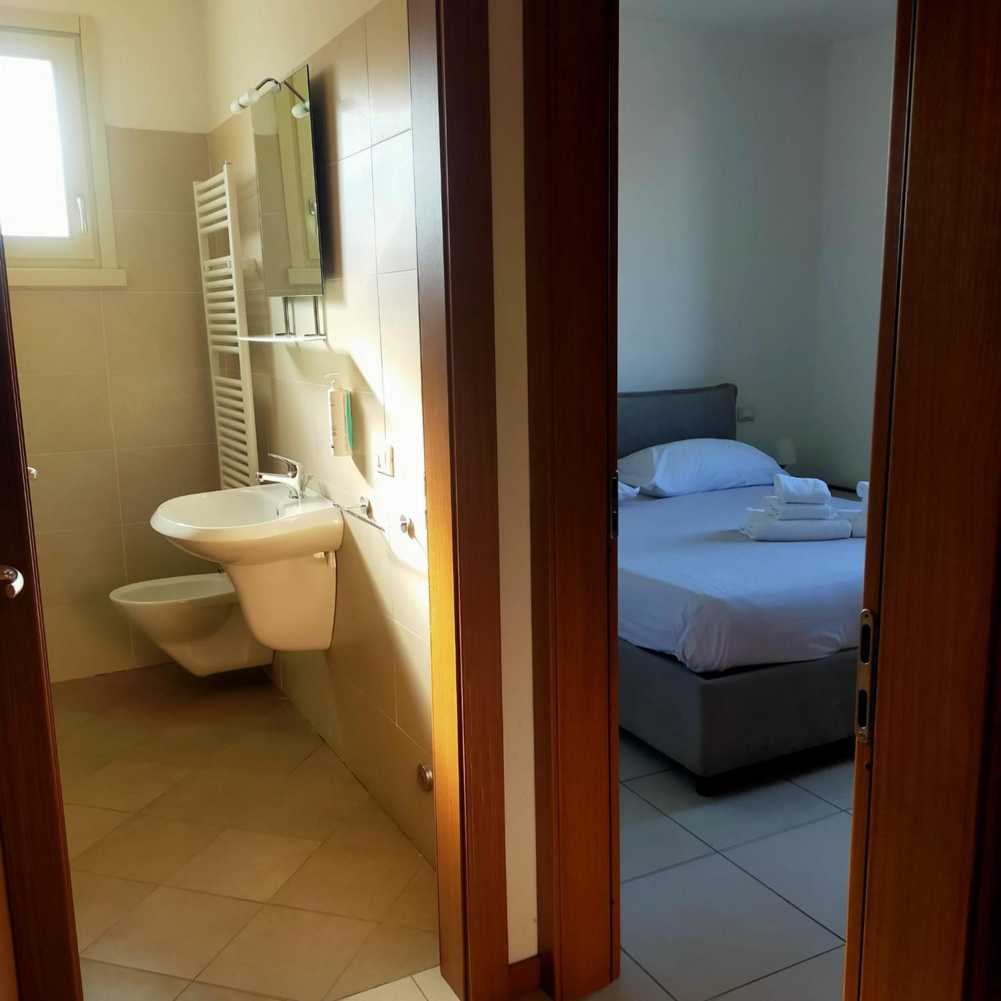 Residence Fiore Rosso Sirmione Szoba fotó